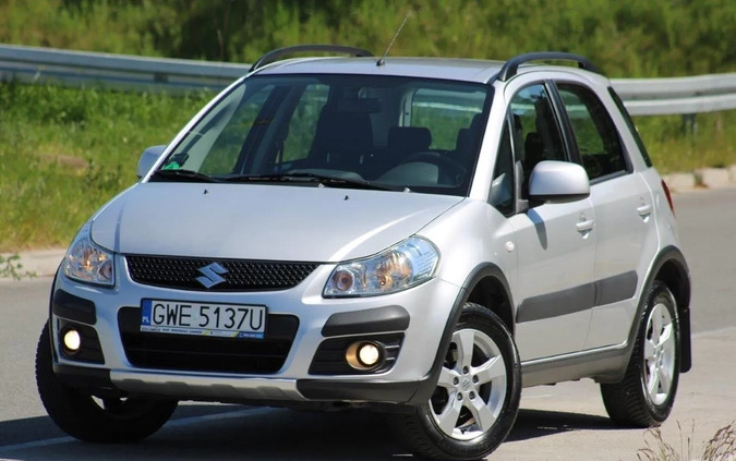 suzuki pomorskie Suzuki SX4 cena 33900 przebieg: 111000, rok produkcji 2012 z Rumia